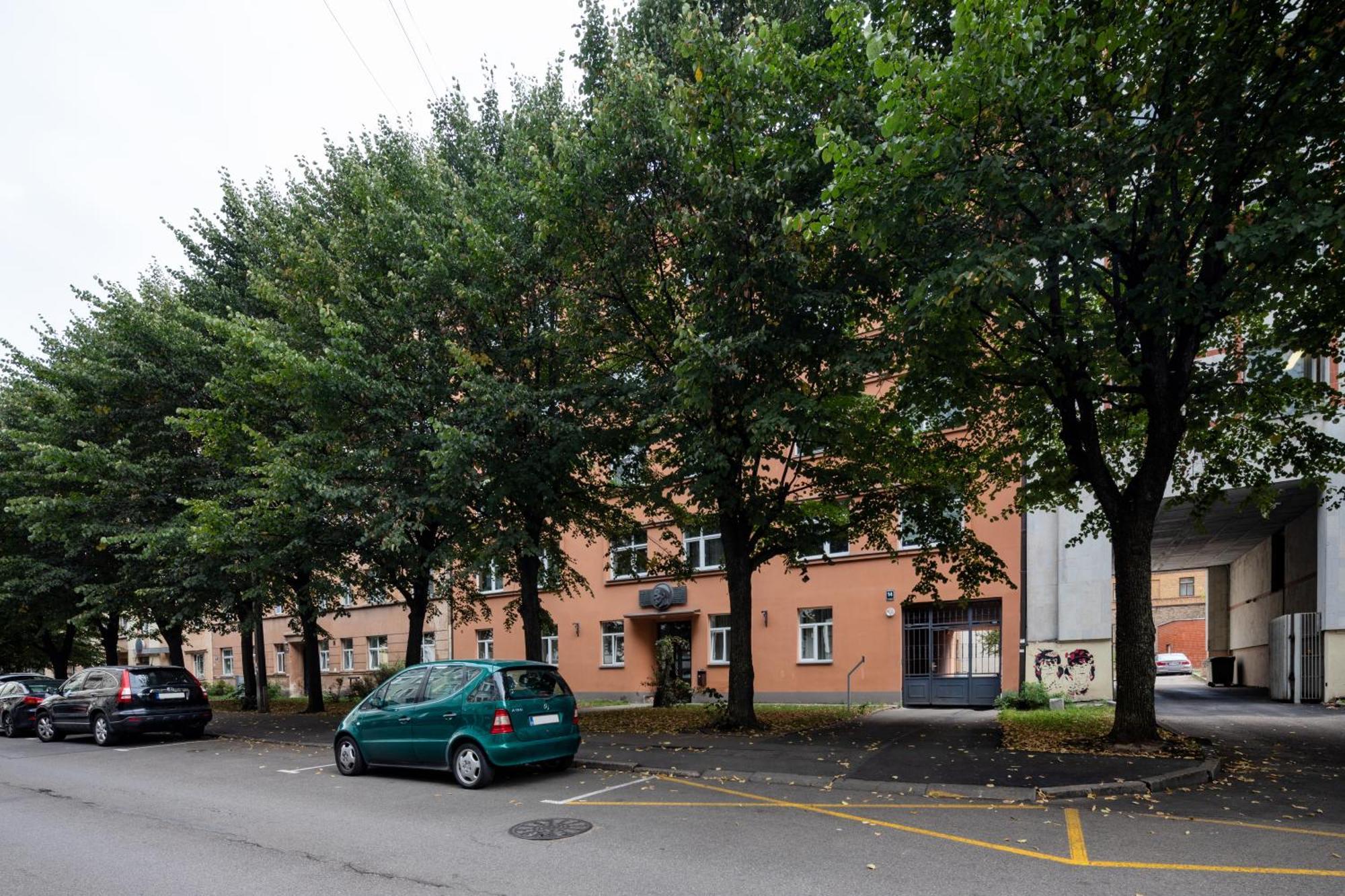 Riga Embassy Center Apartment With Parking ภายนอก รูปภาพ