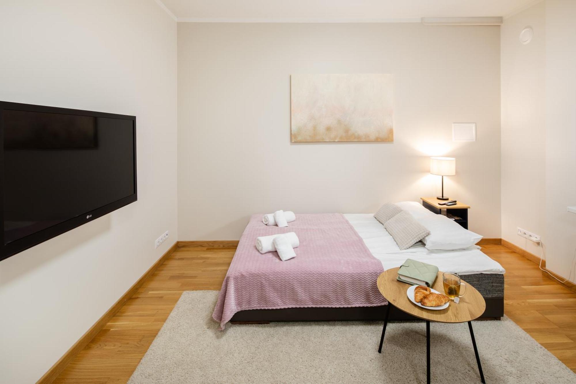 Riga Embassy Center Apartment With Parking ภายนอก รูปภาพ