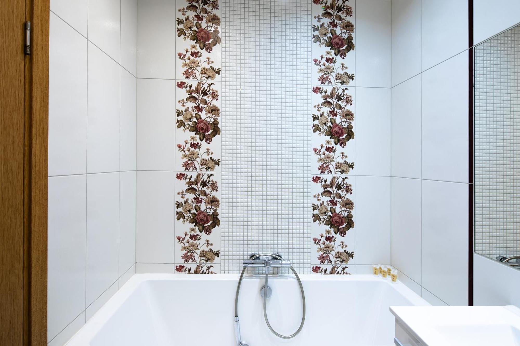 Riga Embassy Center Apartment With Parking ภายนอก รูปภาพ