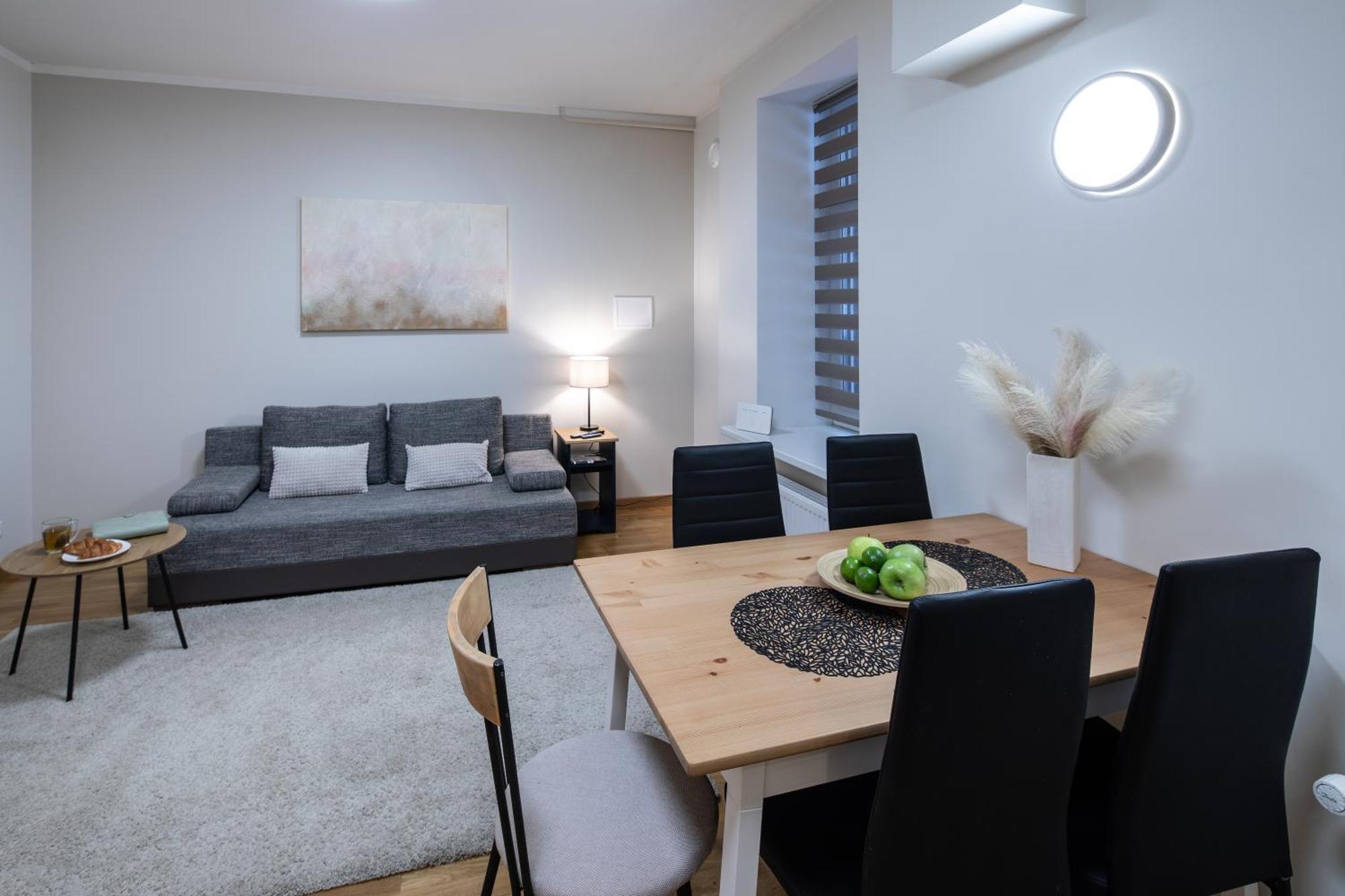Riga Embassy Center Apartment With Parking ภายนอก รูปภาพ